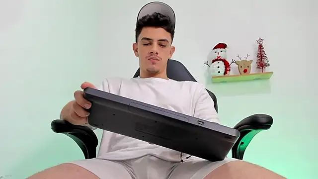 Mikecooper online show from 12.15.25