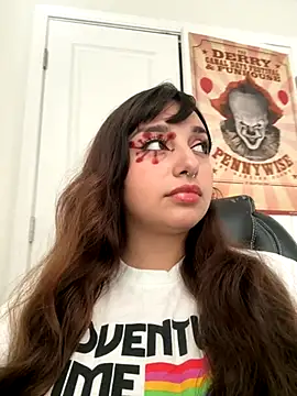 CharmingMaddie online show from 10.10.25