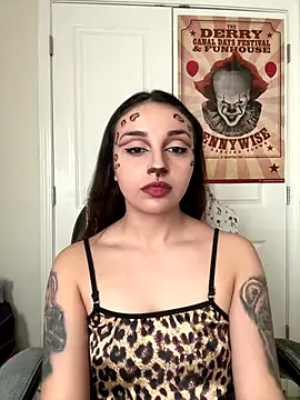 CharmingMaddie online show from 12.17.25