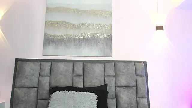 Snapshot of CrisstalStwart chatting on 12.01.25 CrisstalStwart online show from 12.01.25