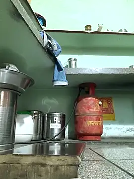 Love-pari077 online show from 10.12.25