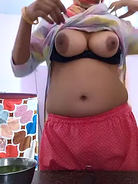 Love-pari077 online show from 10.17.25