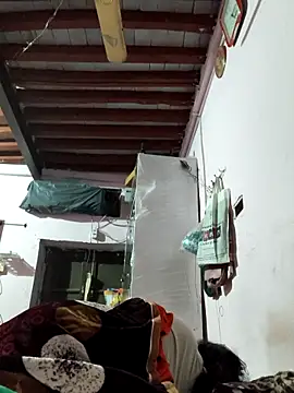 Snapshot of Love-pari077 chatting on 12.18.25 Love-pari077 online show from 12.18.25