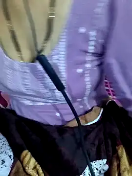 Snapshot of Love-pari077 chatting on 12.19.25 Love-pari077 online show from 12.19.25