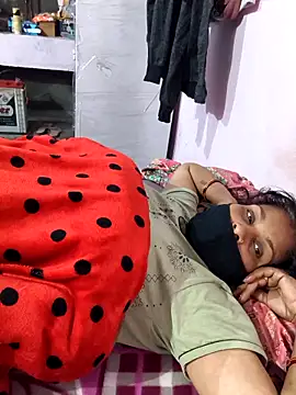 Snapshot of Love-pari077 chatting on 12.21.25 Love-pari077 online show from 12.21.25