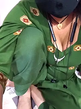 Snapshot of Love-pari077 chatting on 01.18.26 Love-pari077 online show from 01.18.26