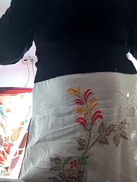 Snapshot of Love-pari077 chatting on 02.17.26 Love-pari077 online show from 02.17.26