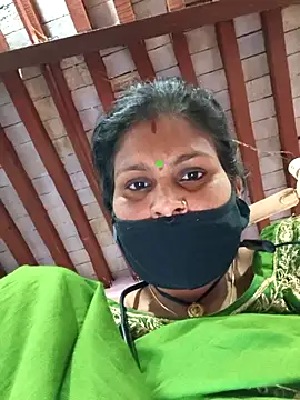 Snapshot of Love-pari077 chatting on 02.18.26 Love-pari077 online show from 02.18.26