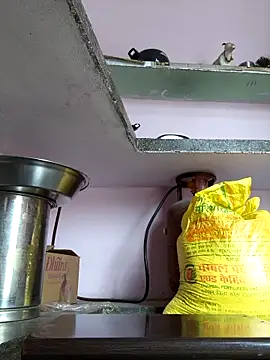 Snapshot of Love-pari077 chatting on 02.21.26 Love-pari077 online show from 02.21.26