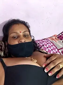 Snapshot of Love-pari077 chatting on 02.21.26 Love-pari077 online show from 02.21.26