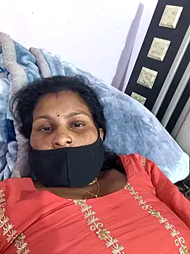 Snapshot of Love-pari077 chatting on 02.25.26 Love-pari077 online show from 02.25.26