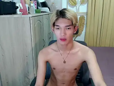 fuckerfriendsxx online show from 07.04.26