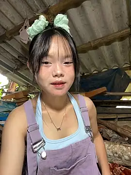 Snapshot of AdamLazis chatting on 10.04.25 AdamLazis online show from 10.04.25