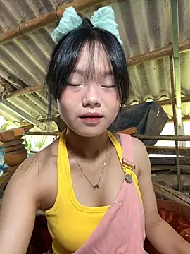 Snapshot of AdamLazis chatting on 10.05.25 AdamLazis online show from 10.05.25