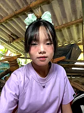 Snapshot of AdamLazis chatting on 10.12.25 AdamLazis online show from 10.12.25