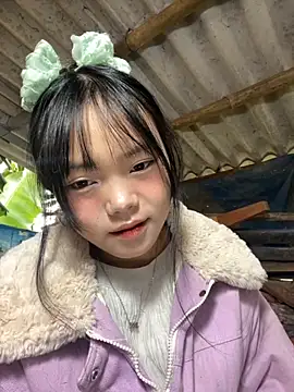 Snapshot of AdamLazis chatting on 11.06.25 AdamLazis online show from 11.06.25