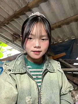 Snapshot of AdamLazis chatting on 12.04.25 AdamLazis online show from 12.04.25