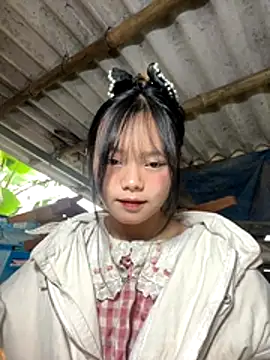 Snapshot of AdamLazis chatting on 12.14.25 AdamLazis online show from 12.14.25