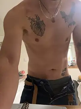 Snapshot of charl-5 chatting on 10.20.25 charl-5 online show from 10.20.25