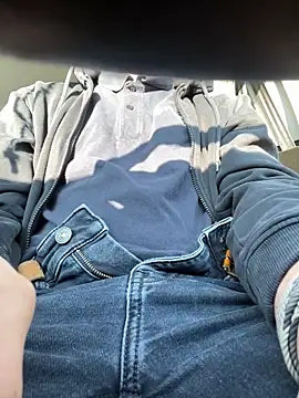 Snapshot of charl-5 chatting on 12.15.25 charl-5 online show from 12.15.25