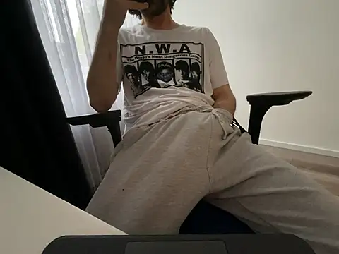 Frankieyyy1 online show from 05.17.26