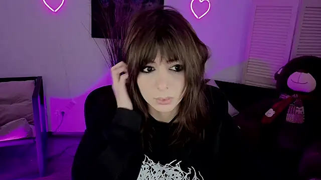 Snapshot of CrystallBloom chatting on 02.08.26 CrystallBloom online show from 02.08.26