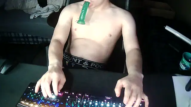 solooboy18 online show from 09.11.25