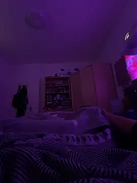 Snapshot of xmilolivex chatting on 10.15.25 xmilolivex online show from 10.15.25