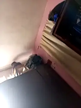 Snapshot of thekinglizard chatting on 11.30.25 thekinglizard online show from 11.30.25