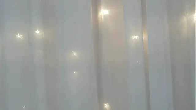 Snapshot of angelainparis28 chatting on 10.15.25 angelainparis28 online show from 10.15.25