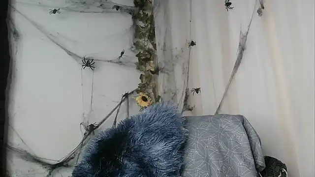 Snapshot of angelainparis28 chatting on 10.17.25 angelainparis28 online show from 10.17.25