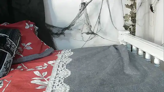 Snapshot of angelainparis28 chatting on 10.24.25 angelainparis28 online show from 10.24.25