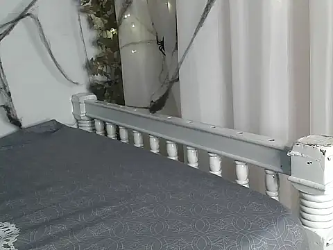 Snapshot of angelainparis28 chatting on 10.31.25 angelainparis28 online show from 10.31.25