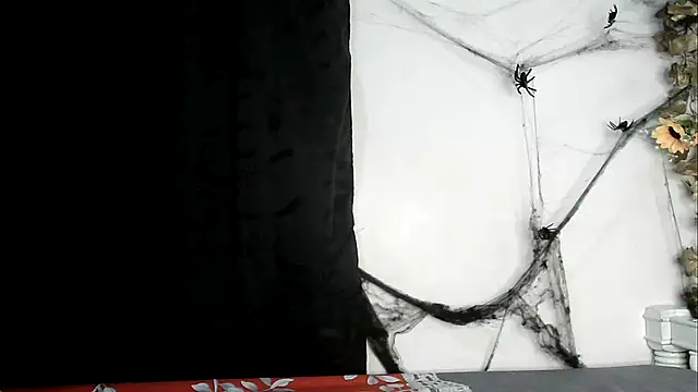 Snapshot of angelainparis28 chatting on 11.01.25 angelainparis28 online show from 11.01.25