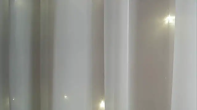 Snapshot of angelainparis28 chatting on 11.06.25 angelainparis28 online show from 11.06.25