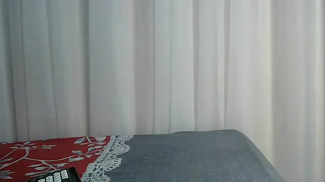 Snapshot of angelainparis28 chatting on 11.07.25 angelainparis28 online show from 11.07.25