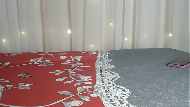 Snapshot of angelainparis28 chatting on 11.23.25 angelainparis28 online show from 11.23.25