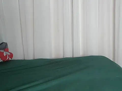 Snapshot of angelainparis28 chatting on 11.29.25 angelainparis28 online show from 11.29.25