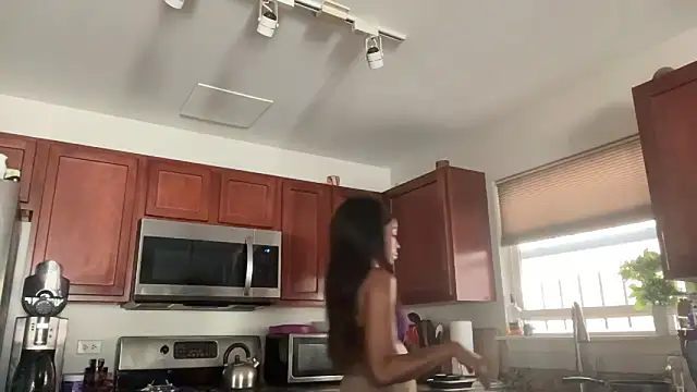 Peachyz69 online show from 09.28.25