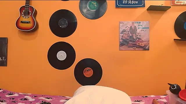 Snapshot of meisevil77 chatting on 12.05.25 meisevil77 online show from 12.05.25