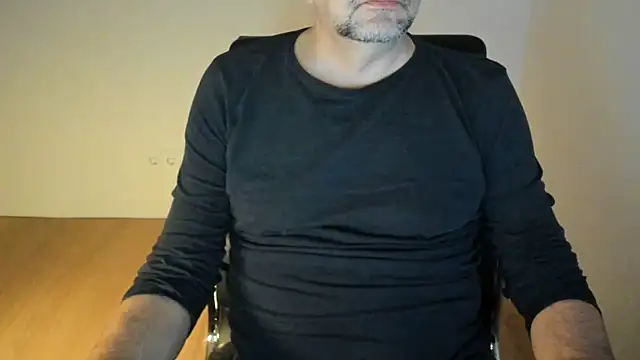 Snapshot of german9inch chatting on 11.23.25 german9inch online show from 11.23.25