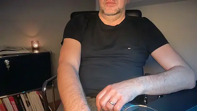 Snapshot of german9inch chatting on 03.15.26 german9inch online show from 03.15.26