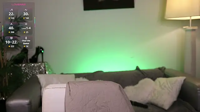 NovaHollisx online show from 11.23.25