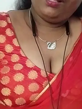 Snapshot of Divya-Lovely chatting on 10.05.25 Divya-Lovely online show from 10.05.25