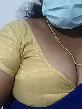 Snapshot of Divya-Lovely chatting on 11.03.25 Divya-Lovely online show from 11.03.25