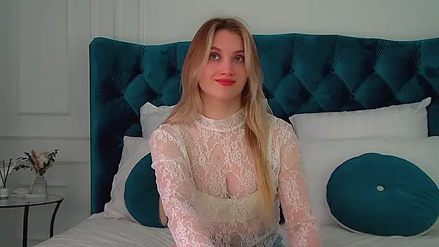 Snapshot of StacyEvances chatting on 01.18.26 StacyEvances online show from 01.18.26