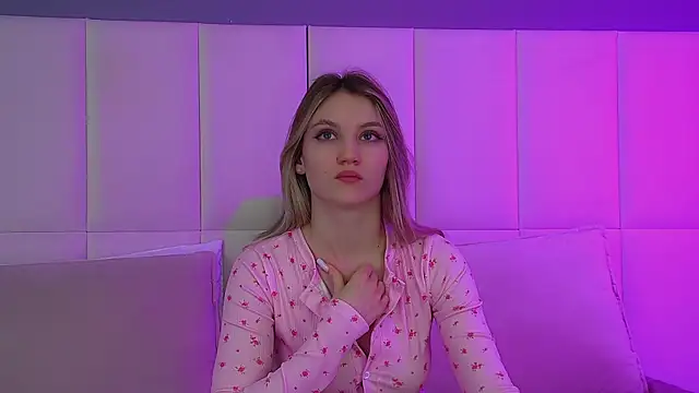 Snapshot of StacyEvances chatting on 02.20.26 StacyEvances online show from 02.20.26