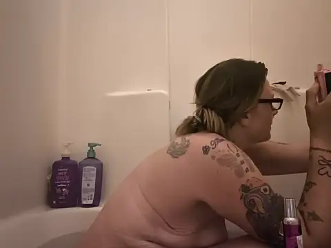 Snapshot of SparklesB1tch chatting on 03.22.26 SparklesB1tch online show from 03.22.26