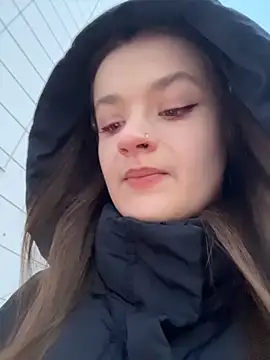 KittyQueeny online show from 12.14.25