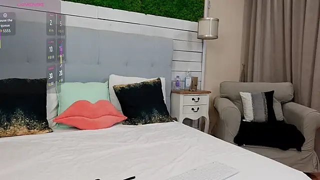 Snapshot of JenniferLovve chatting on 09.12.25 JenniferLovve online show from 09.12.25